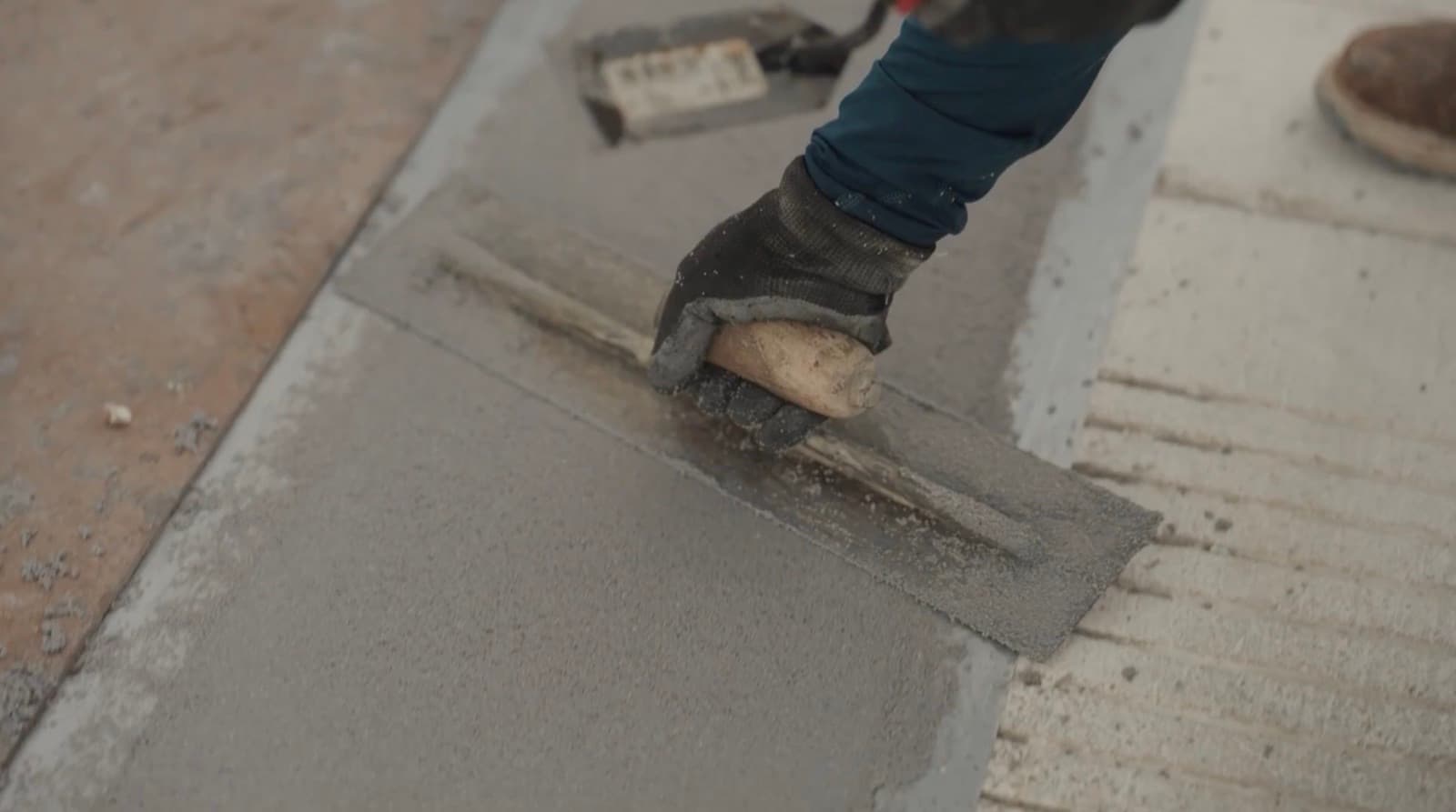 Polymer vs. Rapid-Set Concrete for Runway Repair: How to Choose